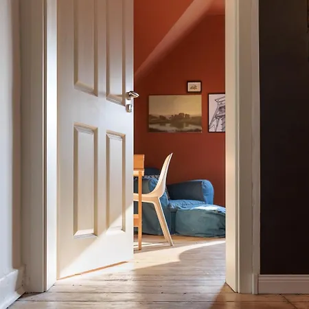 Design-hideaway In - Zechenhaus بيت للعطل *
